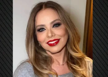 Ornella Muti mahnit ndjekësit me elegancën e saj në moshën 71-vjeçare