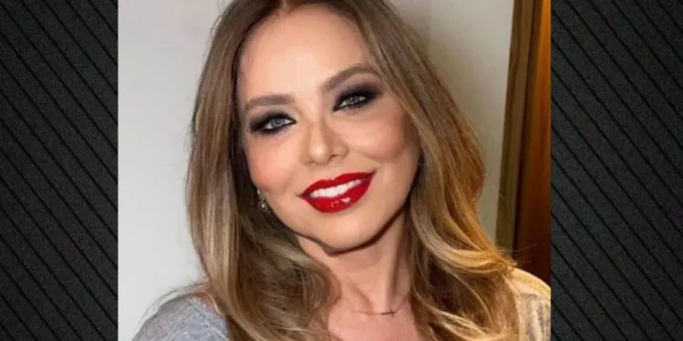 Ornella Muti mahnit ndjekësit me elegancën e saj në moshën 71-vjeçare