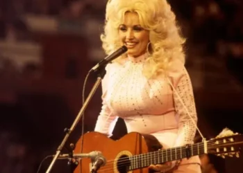 Dolly Parton ndahet nga jeta në moshën 80-vjeçare, muzika botërore humb ikonën e “Jolene