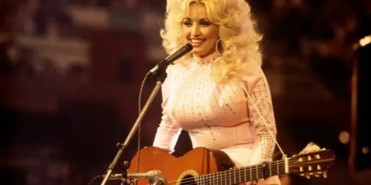 Dolly Parton ndahet nga jeta në moshën 80-vjeçare, muzika botërore humb ikonën e “Jolene