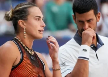 Sabalenka shkëlqen në US Open me bizhuteri luksoze: 127 karat safirë, turmalina e granatë