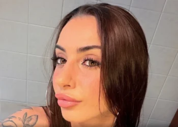 Artistja që dhunoi gjyshen kërkon lirimin nga burgu: Duhet të promovoj këngën në Instagram