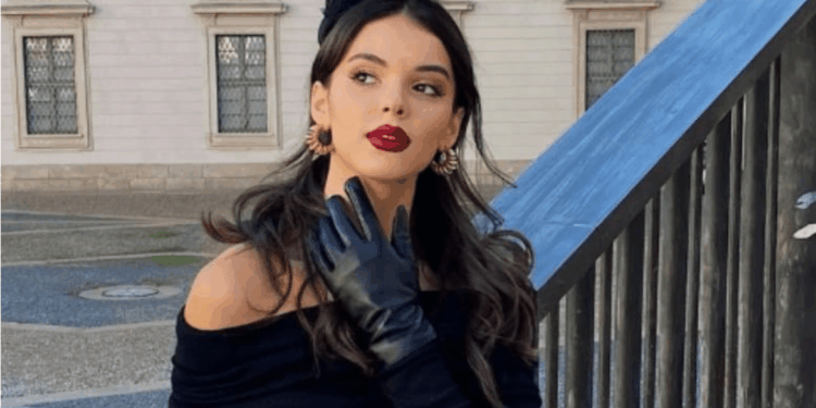 VIDEO/ Rizarta Hoxha “bën lëmsh” rrjetin! U përfol se ishte në një lidhje me Arbër Çepanin, por shfaqet duke u puthur me dikë tjetër…