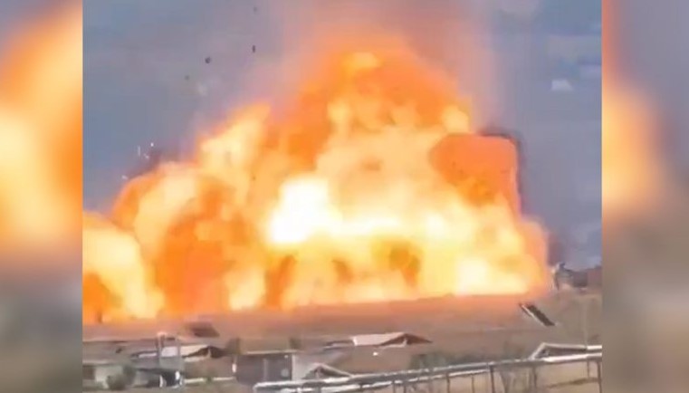 VIDEO  Shpërthim i fuqishëm në një fabrikë municionesh dhe eksplozivësh në periferi të Romës  shikoni pamjet e hedhjes në erë 