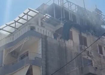 Përdorej si lavanderi, zjarri shkrumbon banesën e katin e pestë të një pallati në Sarandë! Zbulohet dhe shkaku i dyshuar (FOTO)