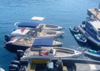 Lundrime pa leje dhe skafe pa dokumente, e pësojnë pronarët në Sarandë, Policia i gjobit dhe u bllokon 5 mjetet (FOTO)