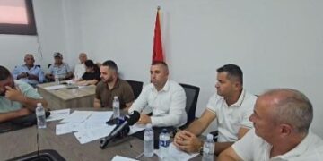 Këshilltarët e PS dhe PD bëhen bashkë kundër Territoriales, Këshilli Bashkiak i Selenicës merr vendimin: Jo bashkimit me Vlorën!