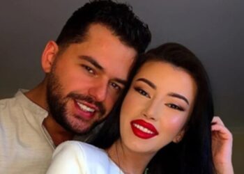 “Gjithë ditën kam pritur që të vish!”- Selvie Jao mesazh prekës në ditëlindjen e pare pa Shpat Kasapin: Edhe kur jeta na sfidonte…