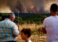 VIDEO/ “Do duhen ditë për ta vënë në kontroll”- Tjetër zjarr apokaliptik në Spanjë, qindra banorë ikin nën panik! 200 mijë ha të rrethuara nga flakët
