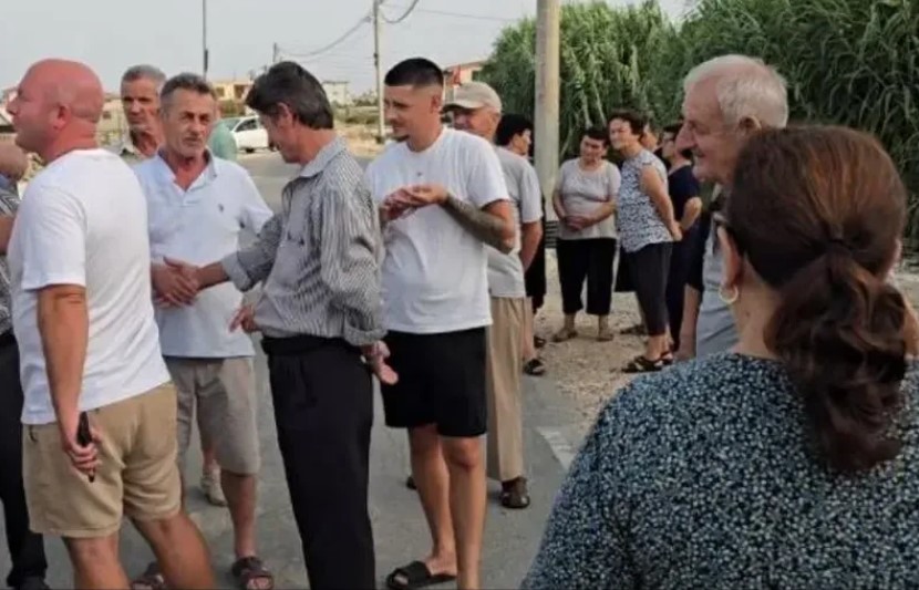 Rrezikohen nga përmbytjet  banorët e Spitallës ngrihen në protestë  shkak bllokimi i kolektorëve 