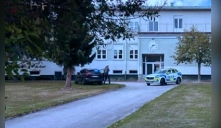 VIDEO  Terror në Suedi  18 vjeçari hyn i armatosur me shpatë në shkollë dhe sulmon nxënës e mësues  Policia e qëllon