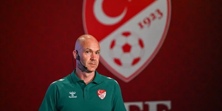 Federata Turke emëron ish-gjyqtarin e Kupës së Botës, Anthony Taylor, në krye të arbitrimit -
