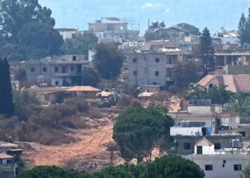 Izraeli vazhdon sulmet në Liban, plagosen tre ushtarë teksa çaktivizonin municionet -