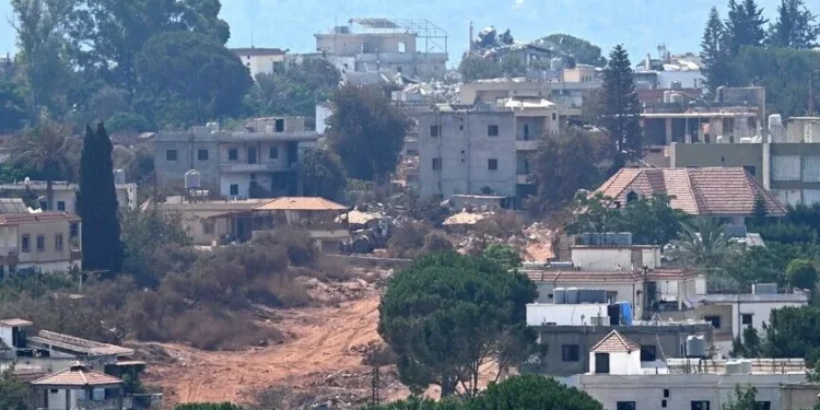 Izraeli vazhdon sulmet në Liban, plagosen tre ushtarë teksa çaktivizonin municionet -