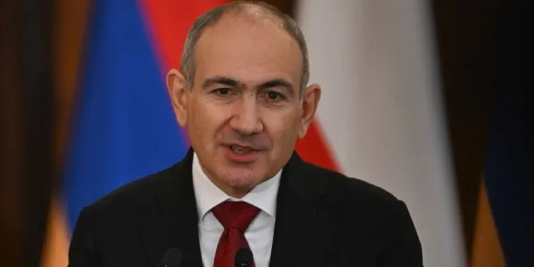 Qeveria e Armenisë jep dorëheqjen, pritet krijimi i kabinetit të ri -