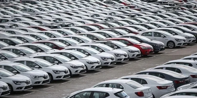 Kina miraton standarde të reja të detyrueshme për makinat autonome -