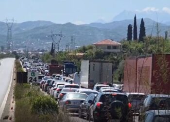 Bizneset e juglindjes preken nga trafiku në autostradën e Elbasanit, bien turistët nga Tirana