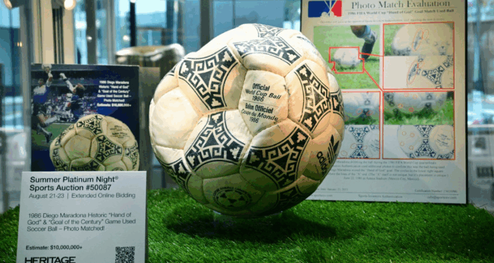 Topi me të cilin Maradona shënoi "golin e shekullit" në Kupën e Botës 1986 shitet për mbi 3 milionë dollarë -