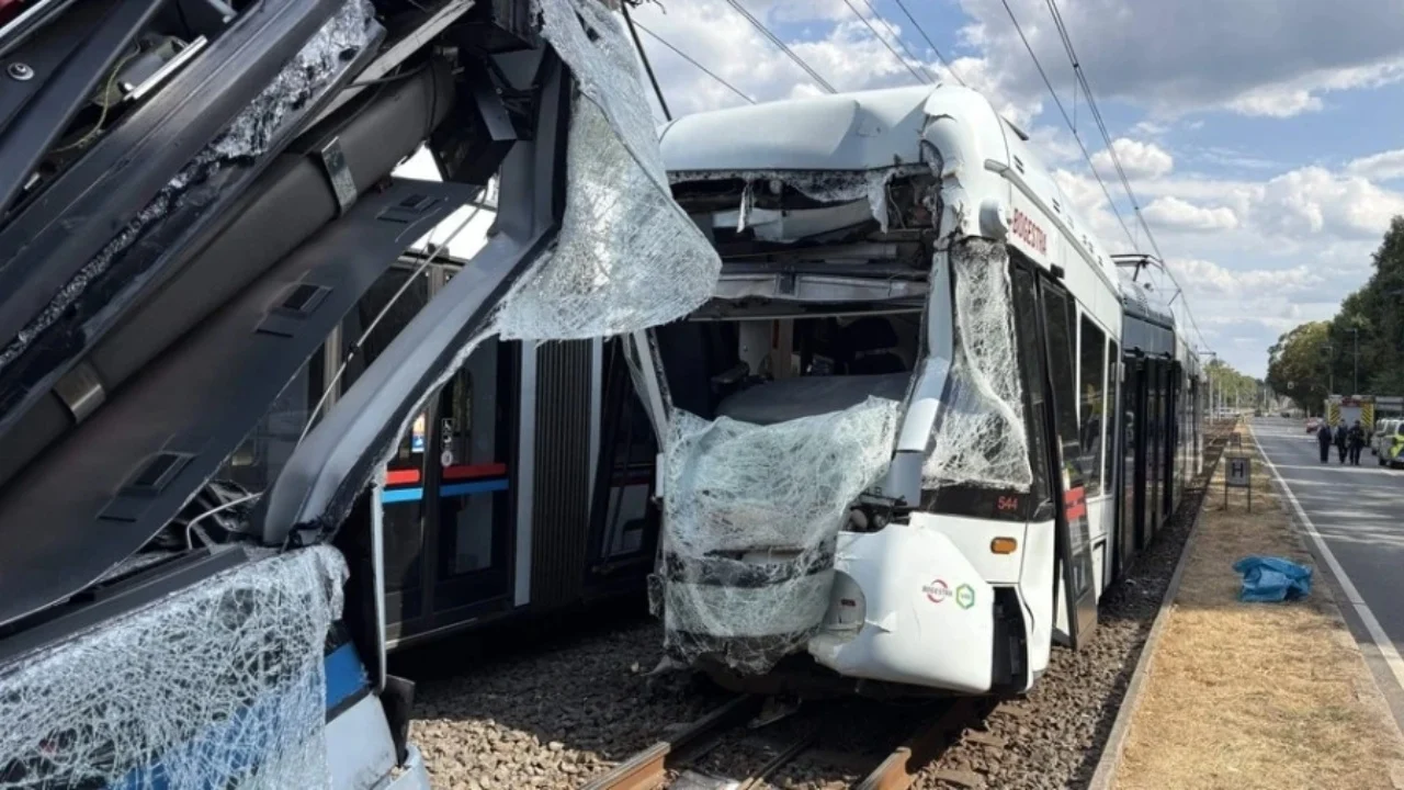 Përplasen dy tramvaje në Gjermani  mbi 20 të plagosur  3 në gjendje kritike