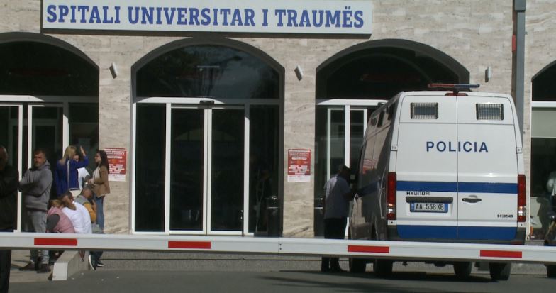 U plagos gjatë shuarjes së zjarrit në Mirditë  efektivi 28 vjeçar i FA dërgohet në Spitalin e Traumës
