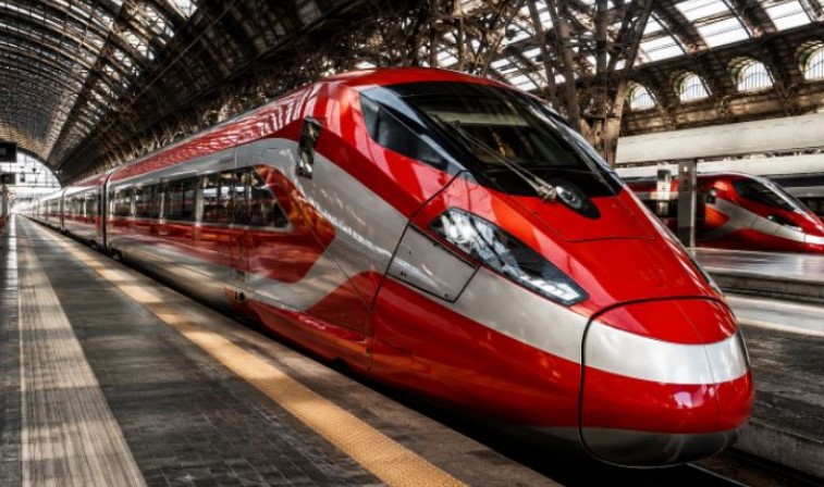 Italia në grevë transporti  pritet kaos në avionë dhe trena gjatë shtatorit  Anulime fluturimesh e udhëtimi  ja çfarë kërkojnë sindikatat