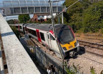 VIDEO/ Një tjetër tren del nga shinat në Angli, aksidenti i dytë hekurudhor brenda 24 orëve, alarmohen autoritetet!