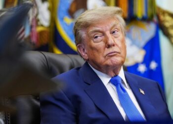 Trump kërcënon Omanin: Nëse na pengon për Iranin, do e bombardojmë pa mëshirë e do ta kthejmë në hi! S’e kam me nxitim fundin e luftës