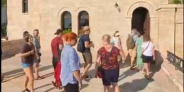 Rama publikon pamje nga Kruja: Atmosferë turistësh në Muzeun “Gjergj Kastrioti Skënderbeu”