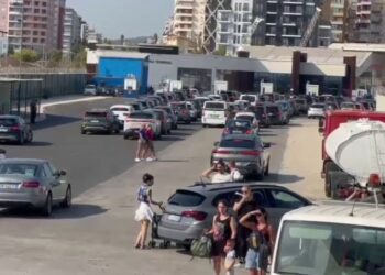 Pushimet verore, fluks i lartë udhëtarësh në Portin e Vlorës, mbi 1300 pasagjerë mbërrijnë brenda ditës!
