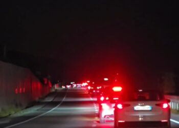 Trafik i rënduar dhe radhë kilometrike në kthim nga jugu, kolona automjetesh nga “Tuneli i Llogarasë” drejt Vlorës!