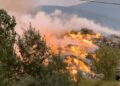 Zjarr i madh edhe në malësinë e Klosit, rrezikohet një fshat i tërë! Kërkohet dhe ndërhyrje nga ajri, dyshohet i qëllimshëm