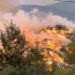 Zjarr i madh edhe në malësinë e Klosit, rrezikohet një fshat i tërë! Kërkohet dhe ndërhyrje nga ajri, dyshohet i qëllimshëm