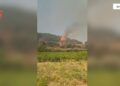 Rikthehen zjarret në Mallakastër, situatë kritike në një prej fshatrave! Rrezikohen dhe banesa, era favorizon flakët! Dyshohet i qëllimshëm