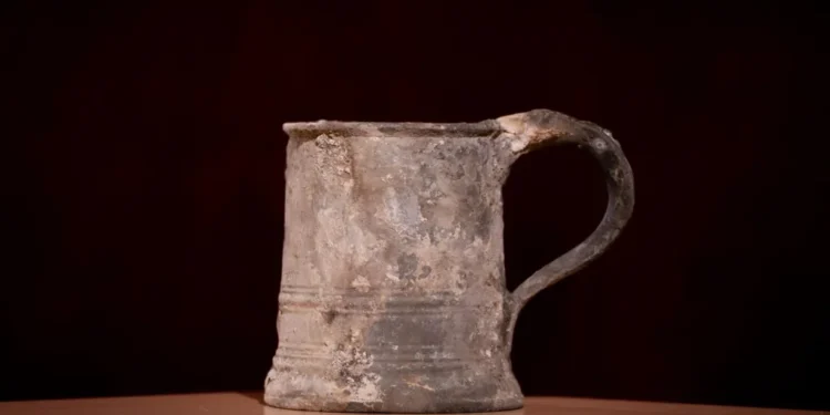 Rinovimet në Pallatin e Buckinghamit, zbulohen sende që datojnë që nga vitet 1800 (FOTO) -