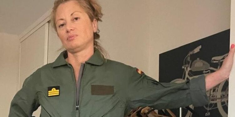 Dashuri në Tinder apo rrezik spiunazhi? Oficeri i NATO-s pezullohet pas lidhjes me gruan e lindur në Rusinë sovjetike -