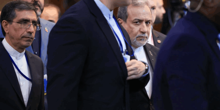 Irani: Presim përgjigjen përfundimtare të SHBA-së për rihapjen e Hormuzit -