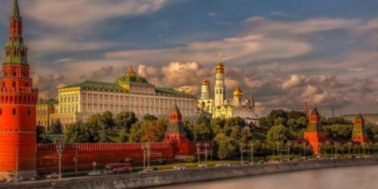 Rusia rrit taksat për konsumatorët, Kremlini kërkon më shumë financime për luftën në Ukrainë -