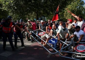 Katalogu politik i revolucionit permanent