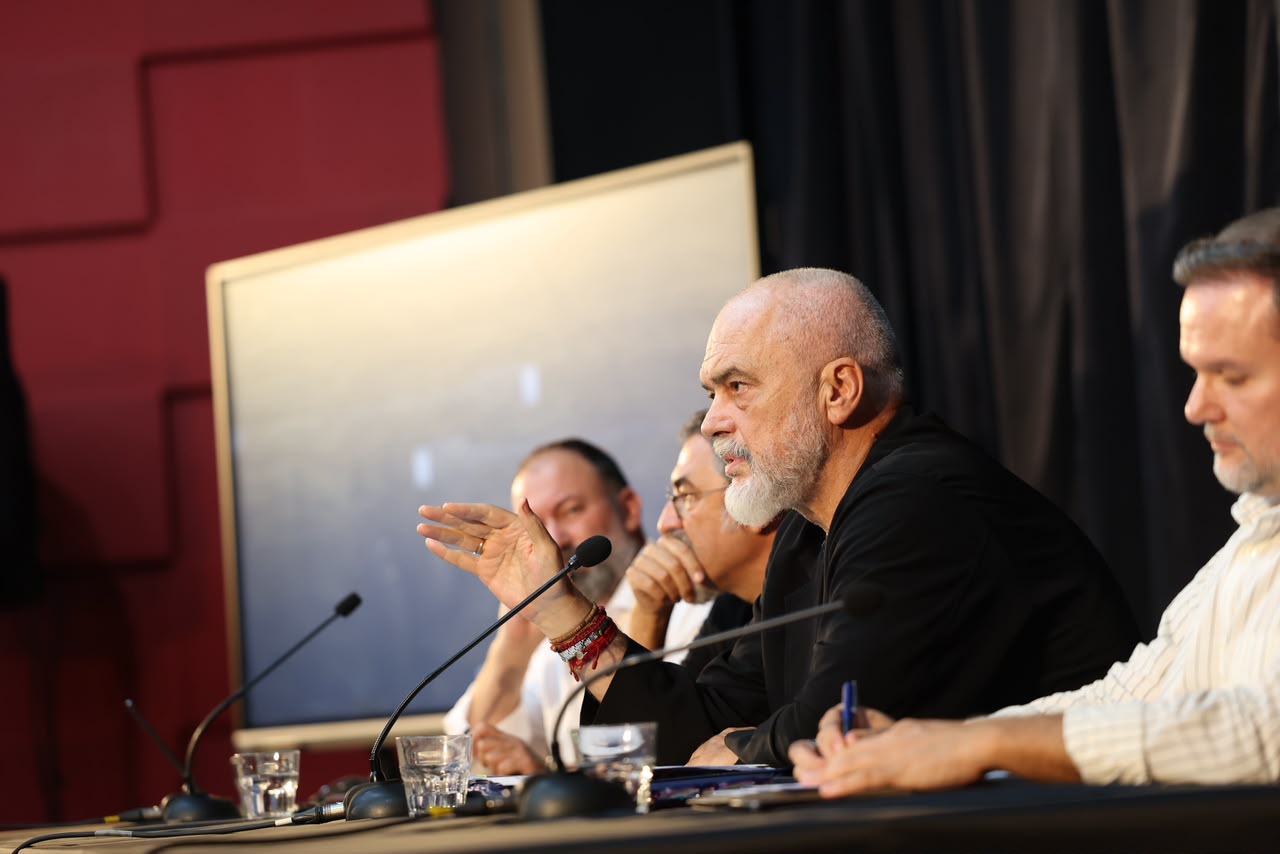  Askush nuk do t i heqë logon Selenicës   Rama reagon pas bashkëbisedimit me qytetarët