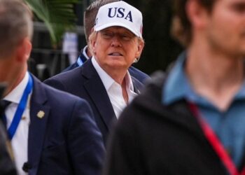 Trump paralajmëron Zelenskyn: Ndaloni sulmet ndaj naftës ruse, po dëmtoni ekonominë botërore