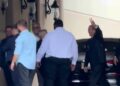 Përplasje në SHBA! Militantët e Berishës dhunojnë  protestuesit, ndërhyn policia amerikane (VIDEO)