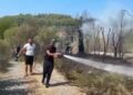 Zjarr pas Kodrës së Krastës në Elbasan, rrezikohen dy banesa