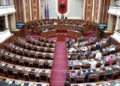 Sesion i ri, beteja të vjetra! Kuvendi rikthehet më 8 shtator, PS përgatit hartën me 46 bashki, PD paralajmëron betejë në Kushtetuese