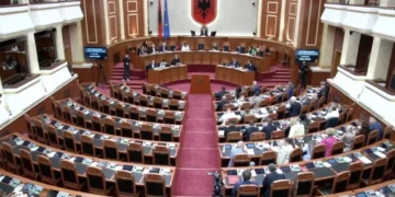 Sesion i ri, beteja të vjetra! Kuvendi rikthehet më 8 shtator, PS përgatit hartën me 46 bashki, PD paralajmëron betejë në Kushtetuese
