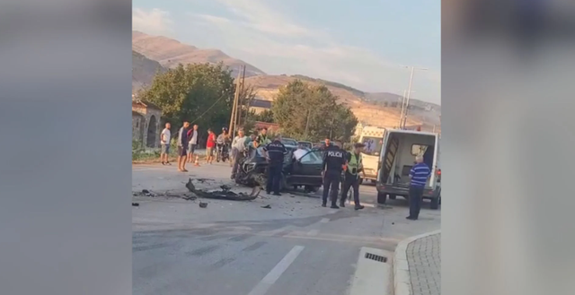Aksident rrugor në aksin Kuçovë Berat  Dy të plagosur transportohen në spital