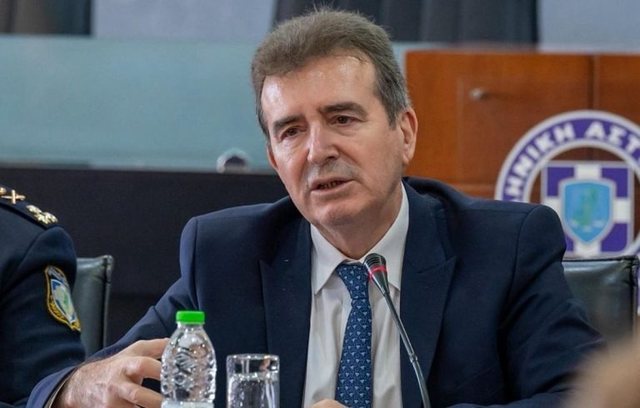  Call Centerat shqiptare po na mashtrojnë   ministri grek lëshon alarmin  Do arrestohen të gjithë 