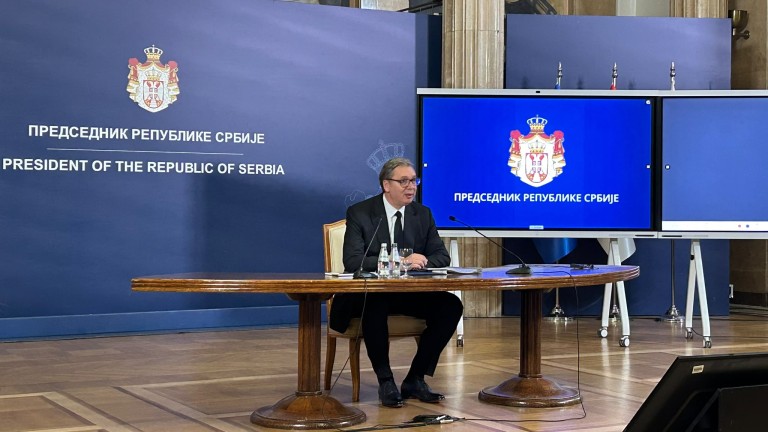 Dha dorëheqjen si President i Serbisë  porosia e Vuçiç  Mos hiqni dorë nga Kosova