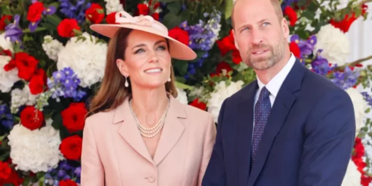 Si vendos familja mbretërore britanike për shkollimin e fëmijëve? William dhe Kate thyejnë një traditë -