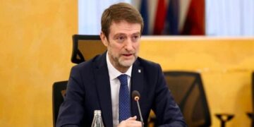 Hoxha: Në një klimë pasigurie, Shqipëria paraqitet në OKB me angazhim të palëkundur