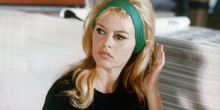 Kapelet, këpucët, të brendshmet, sendet personale të Brigitte Bardot dalin në ankand; revoltohet bashkëshorti -